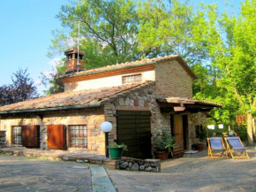 Cosy Cottage in Chiusdino with Garden